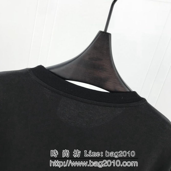 MONCLER蒙口 19春夏新款 頭像系列限量版 刺繡頭像小章仔 黑色雙股純棉 男款短袖 ydi2154